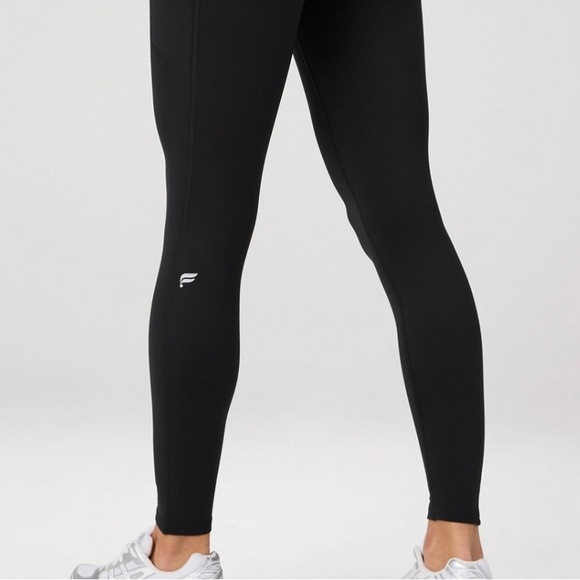 Fabletics High Waist Leggings With Pockets NWOT - Picture 3 of 5